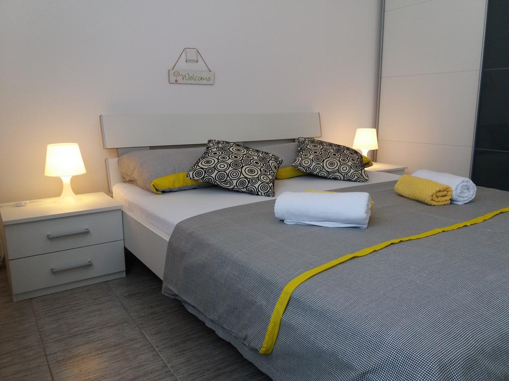 Apartments Next To Sea Maris Новаля Екстериор снимка