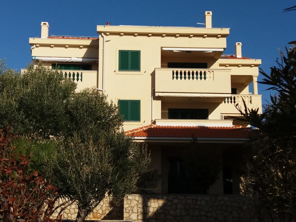 Apartments Next To Sea Maris Новаля Екстериор снимка